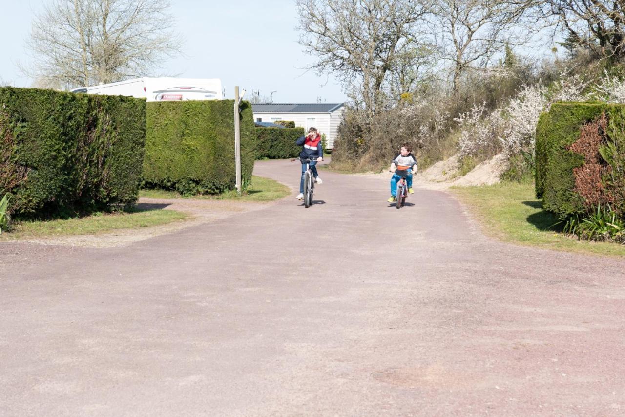 Camping Les Carolins Saint-Lo-d'Ourville Eksteriør bilde